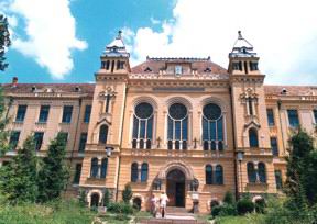 Cs�kszereda - M�rton �ron F�gimn�zium �p�lete