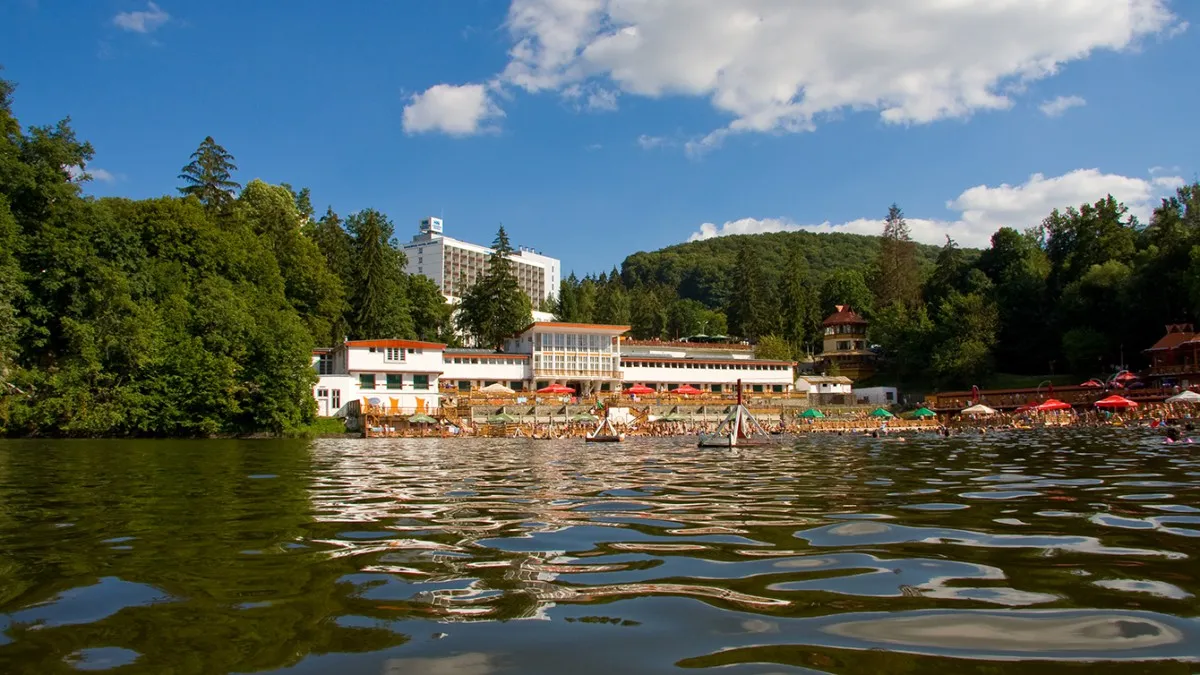 Szováta Medve Tó | Hegyvidéki szállások, üdülőtelepek