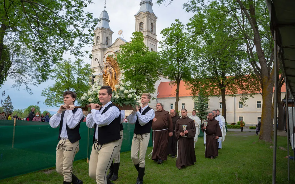 Csíksomyó búcsú, Pünkösd, zarándoklat, Somlyó pünkösdi búcsú