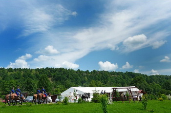 Cazare Vlahita - Camping si Cabane Szepasszony