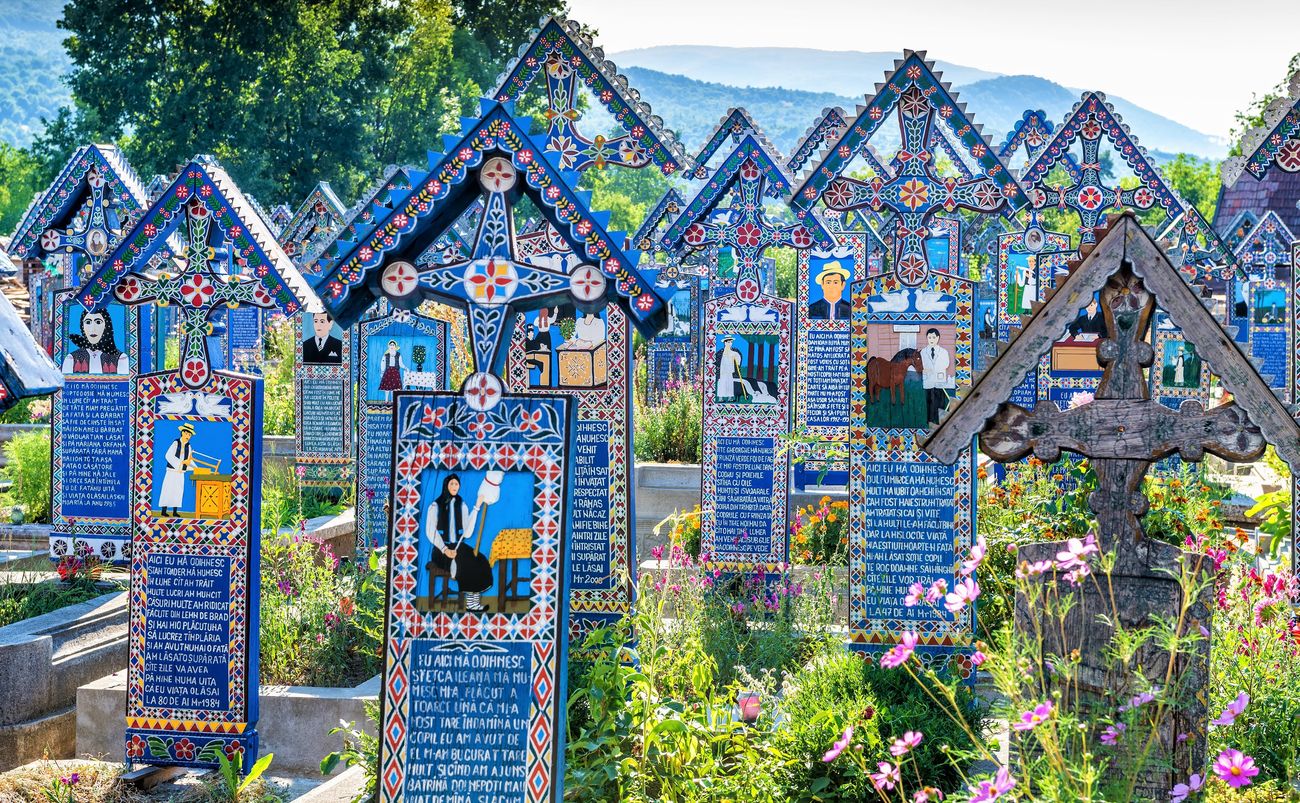 Kolostorok Romániában | Szaplonca Vidám temető